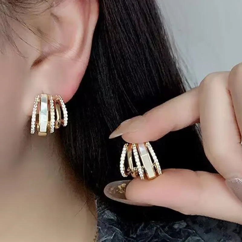Rhinestone Multi-Claw Stud Earring